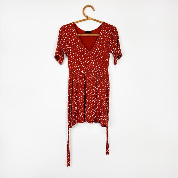 PrettyLittleThing polka dot dress brown and white mini stretch surplice Size 6 - Picture 4 of 8